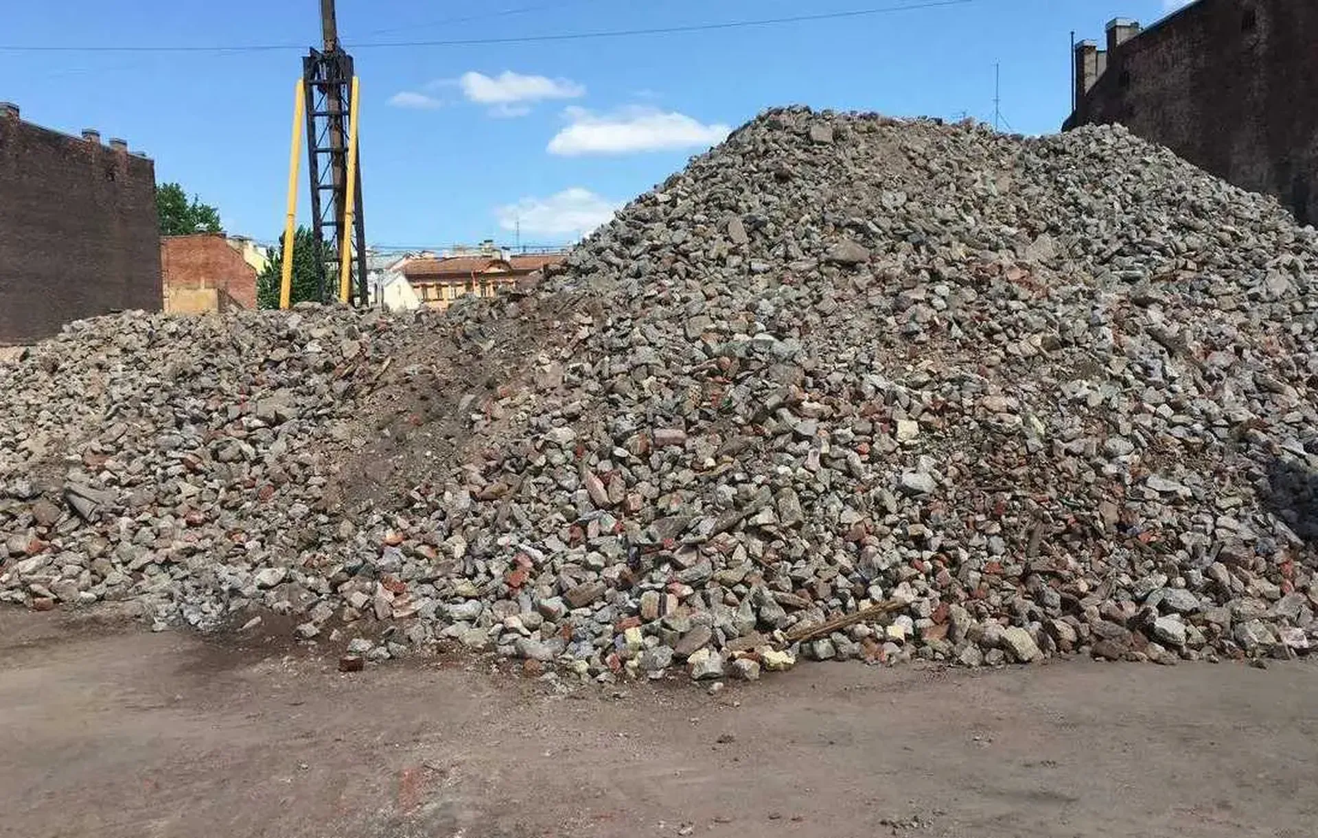 Бетонный щебень 5-20. Дробилка для железобетона. Вторичный щебень. Бой бетона фракция 20-40. Вторичный щебень 20-40.